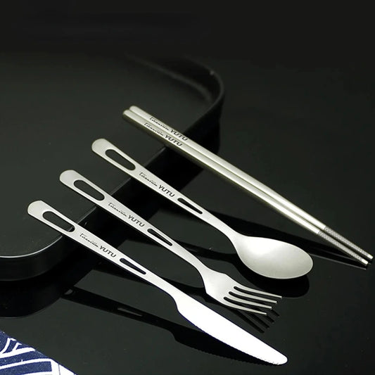 Set de cubiertos de titanio para exterior